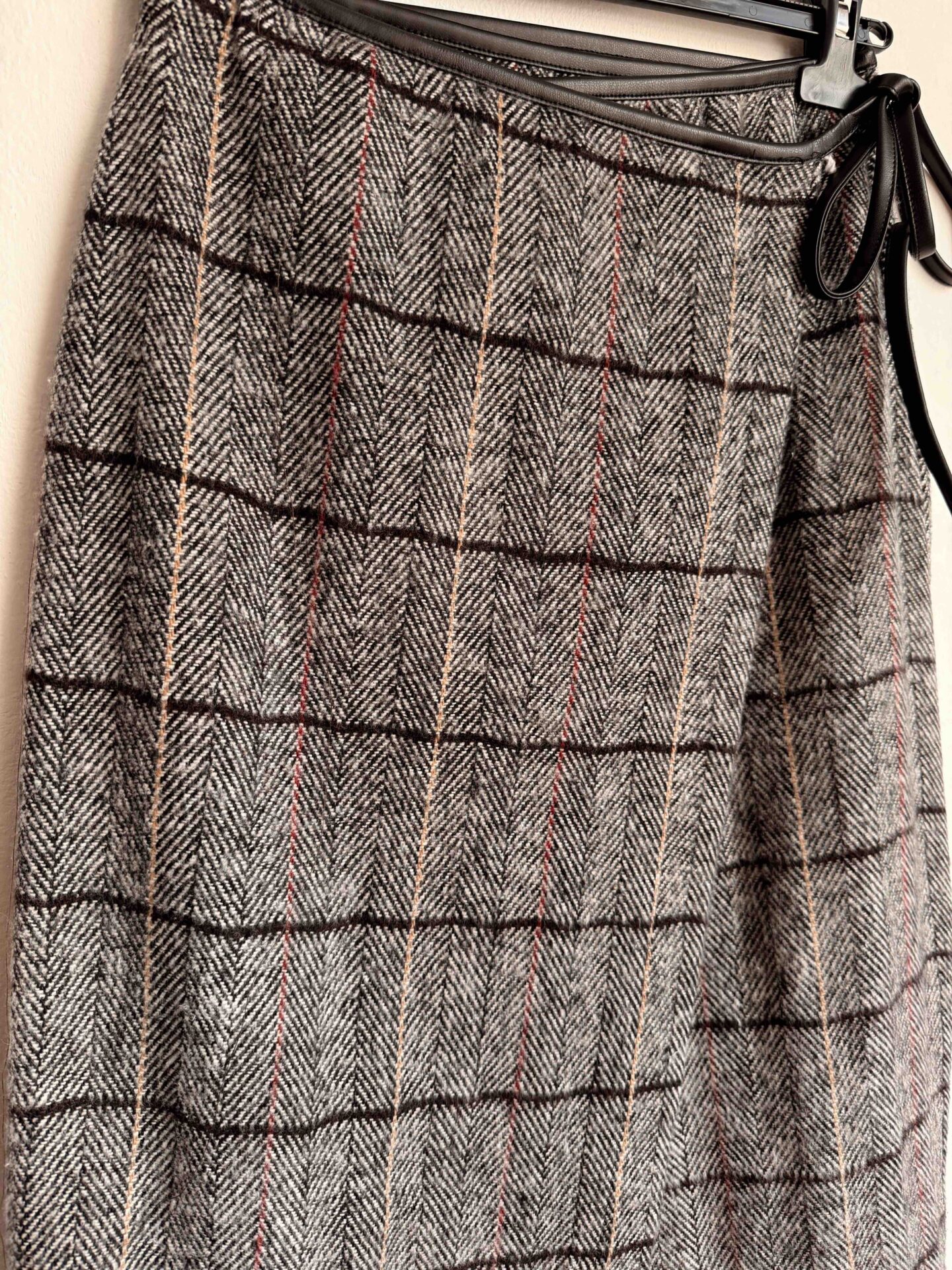 Edited in Tezza with: Brightness, Contrast, & Vintage