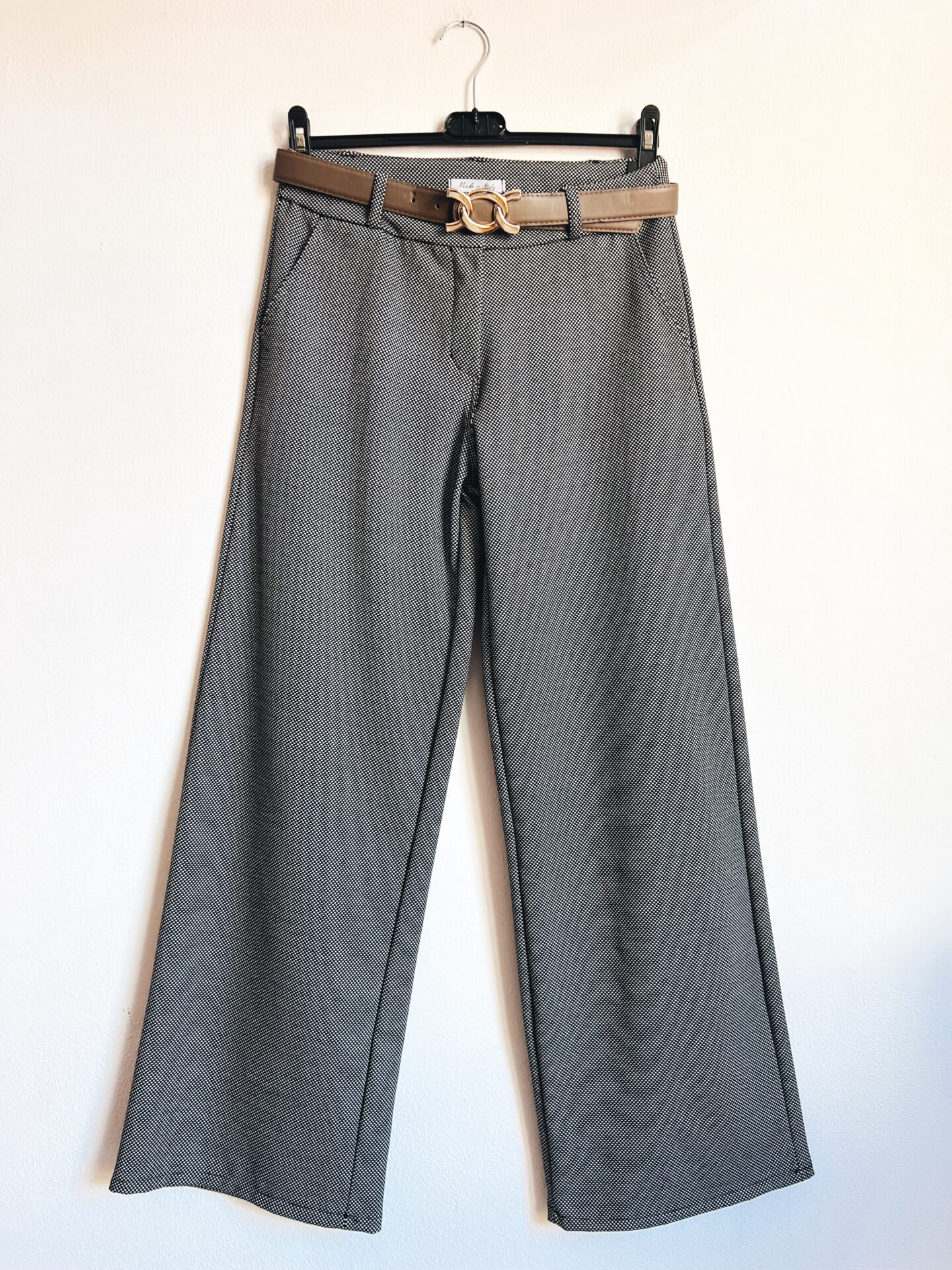 Edited in Tezza with: Brightness & Crisp