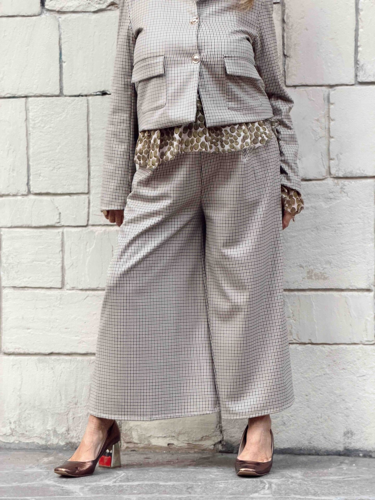 Edited in Tezza with: Brightness, Vintage, & Focus