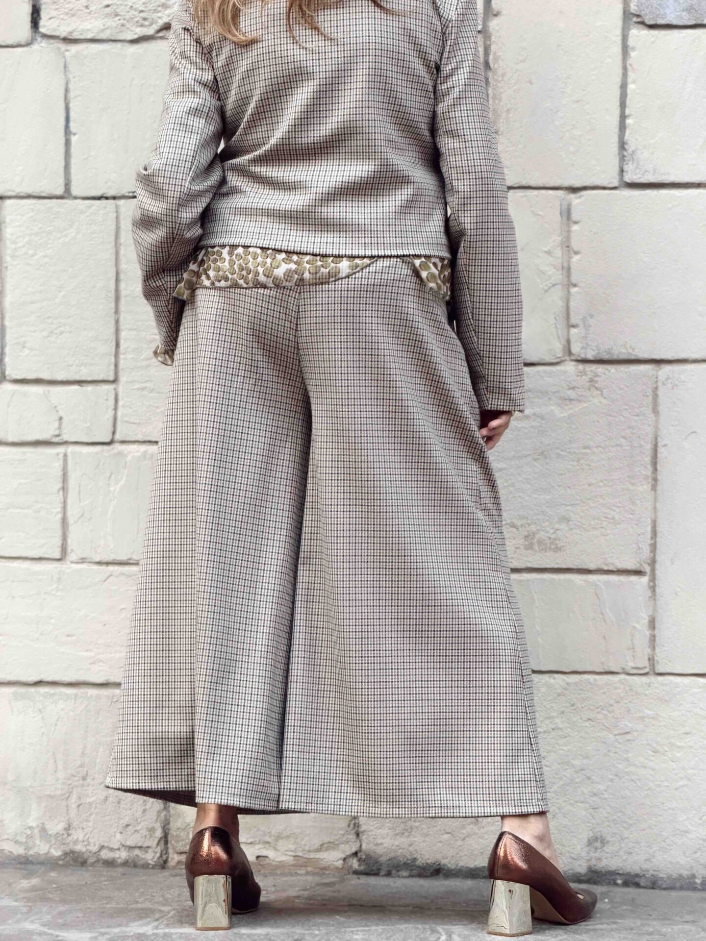 Edited in Tezza with: Brightness, Vintage, & Focus